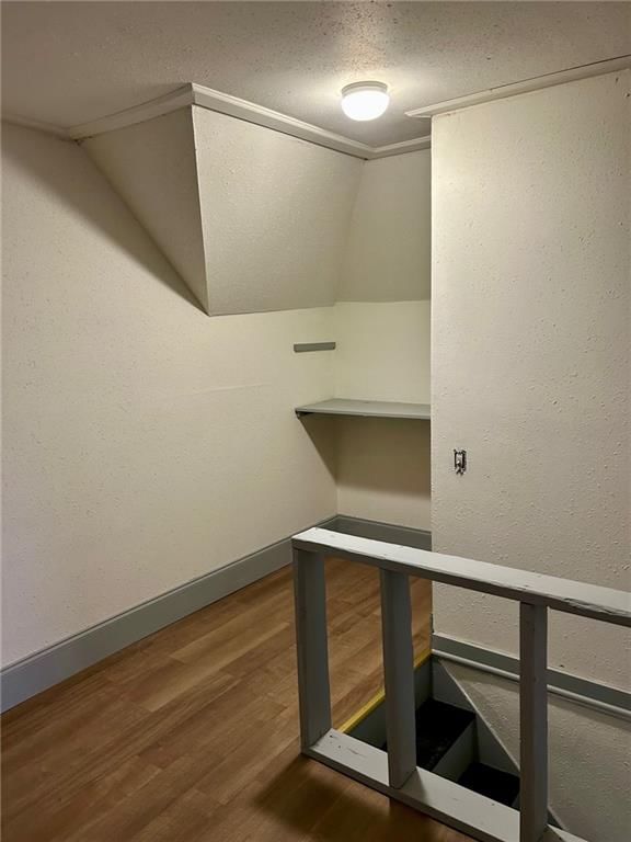 2530 Crawford Avenue — photo 22