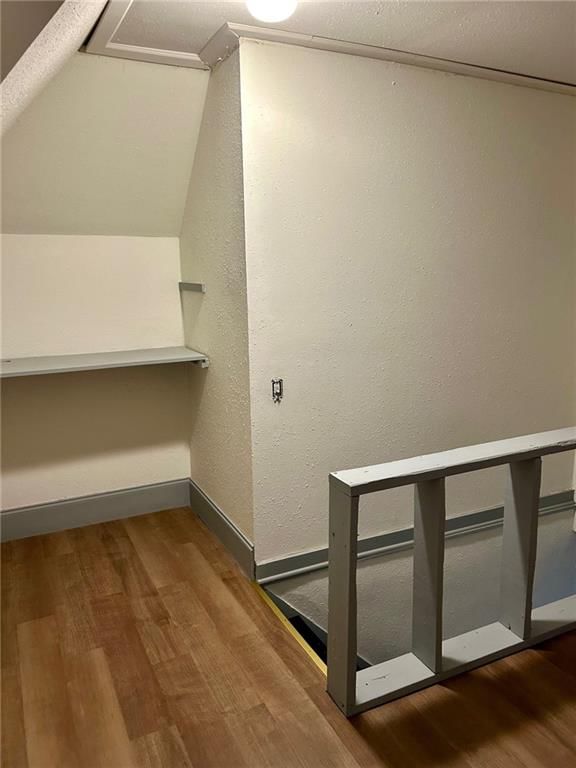 2530 Crawford Avenue — photo 24