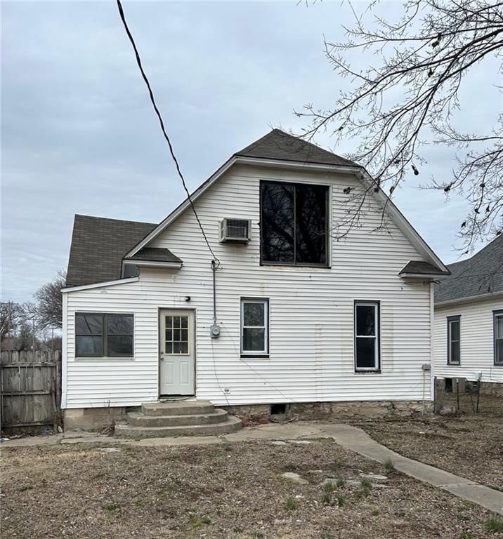 2530 Crawford Avenue — photo 25