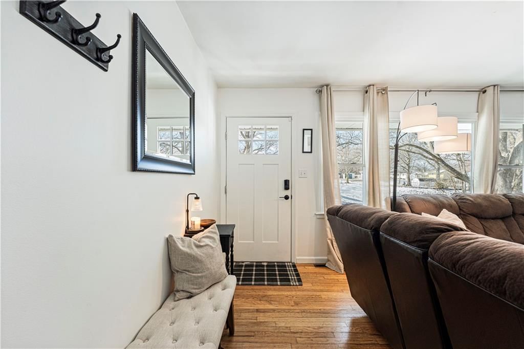 5501 N Garfield Avenue — photo 3