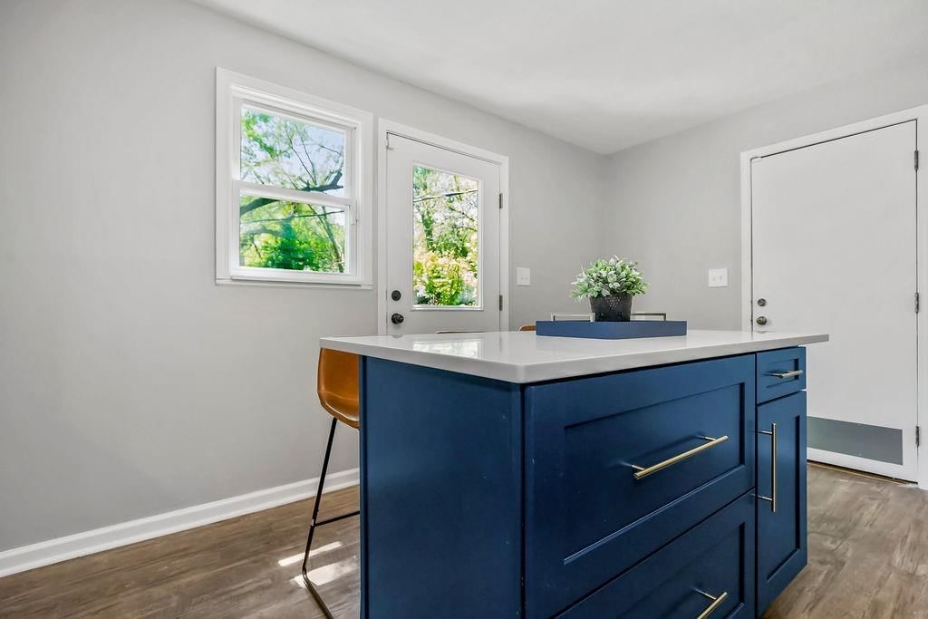 6407 W 82nd Street — photo 11