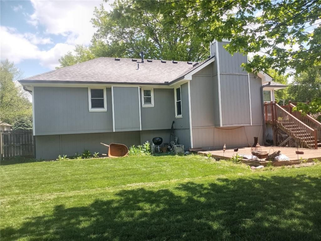 1126 NE banner Drive — photo 16