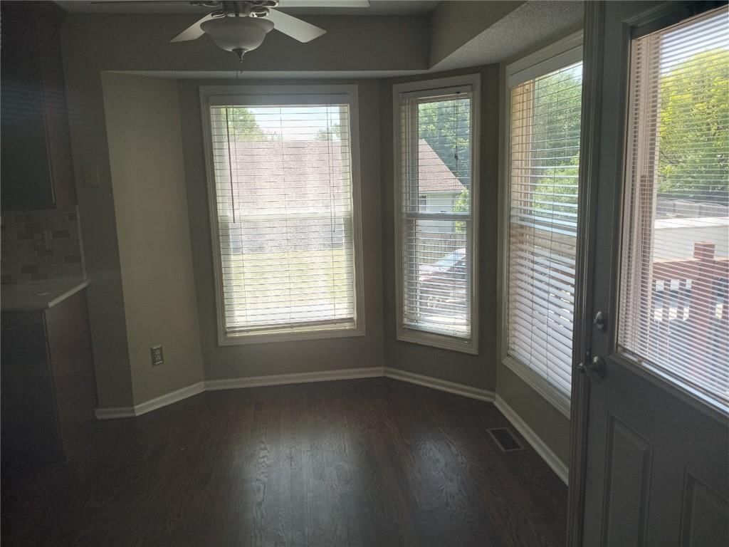 1126 NE banner Drive — photo 9