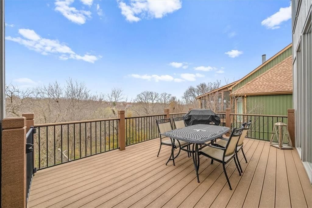 8518 Widmer Road — photo 31