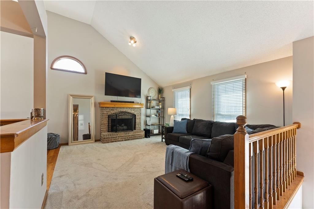 133 E Nelson Circle — photo 2