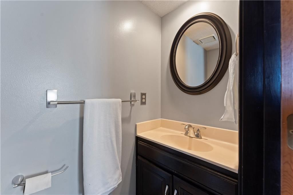 133 E Nelson Circle — photo 14