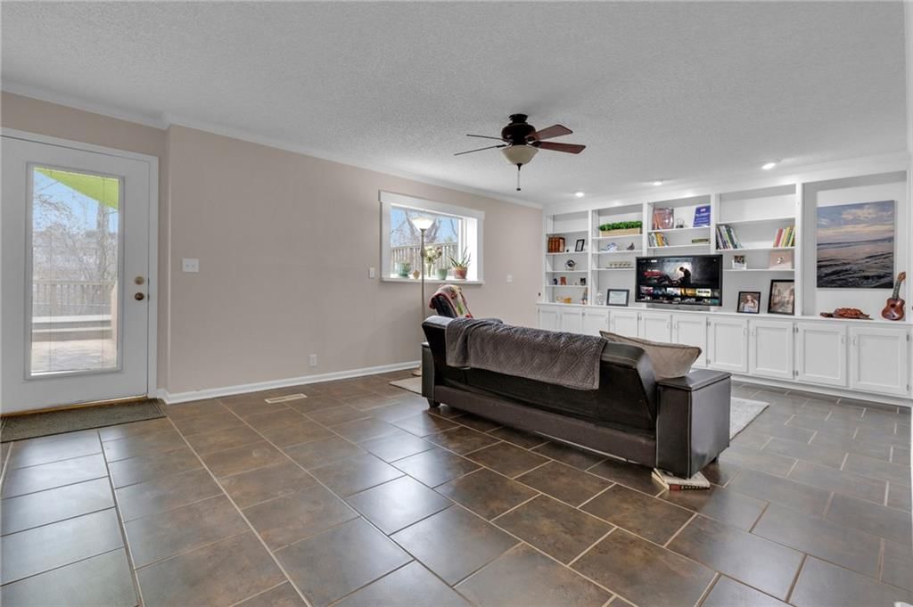 6753 N Park Avenue — photo 11