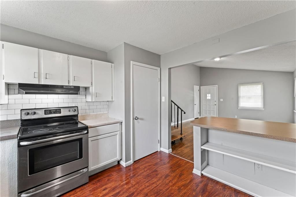 200 W CAMBRIDGE Road — photo 11