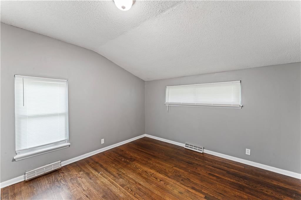 200 W CAMBRIDGE Road — photo 14