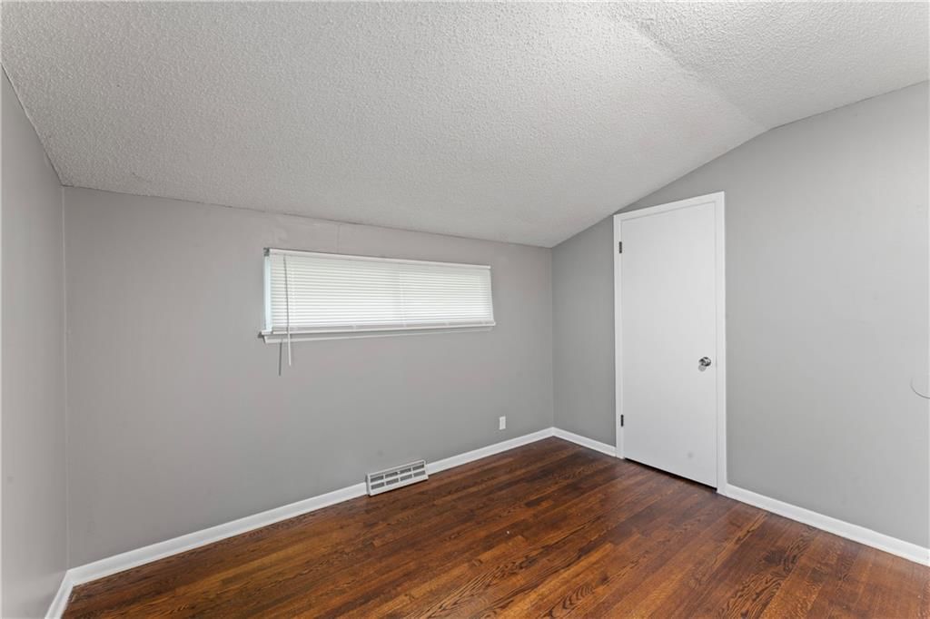 200 W CAMBRIDGE Road — photo 15