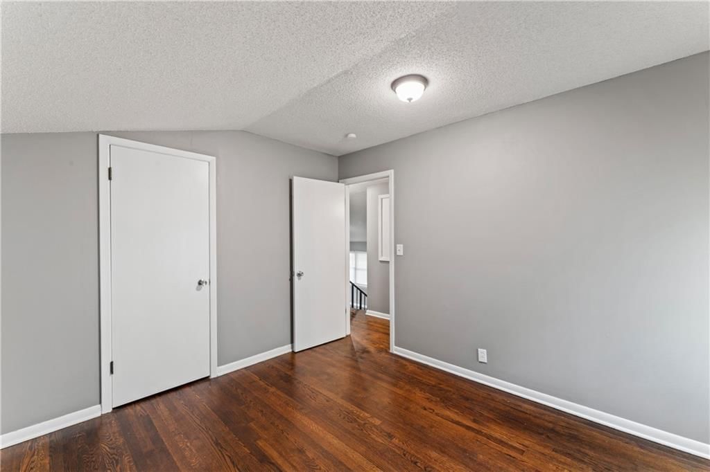 200 W CAMBRIDGE Road — photo 16