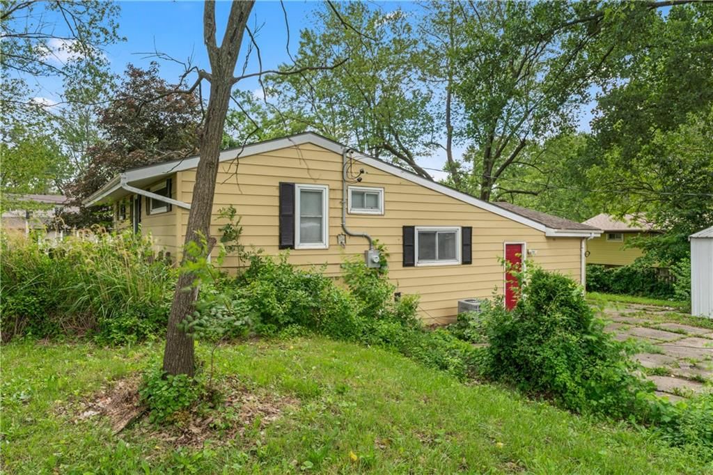 200 W CAMBRIDGE Road — photo 30