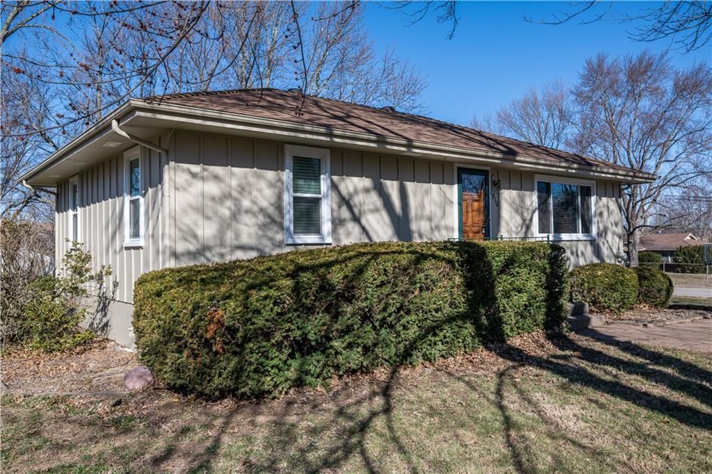 1910 N Farview Drive — photo 11