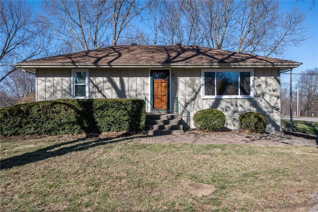 1910 N Farview Drive — photo 12