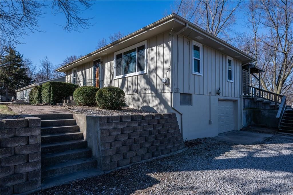 1910 N Farview Drive — photo 13