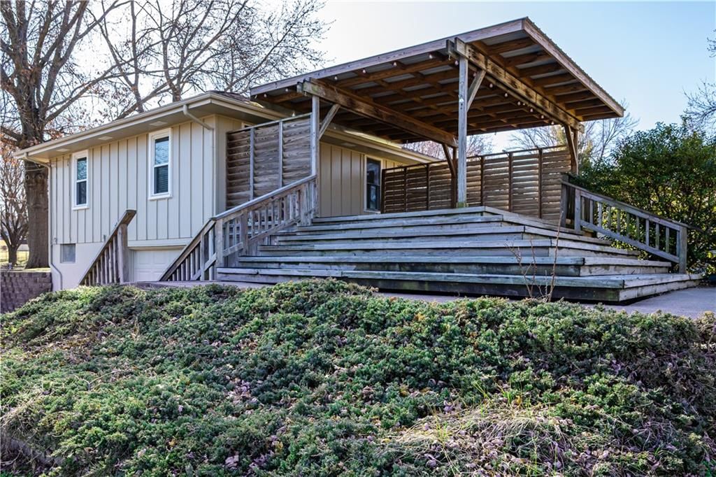 1910 N Farview Drive — photo 14