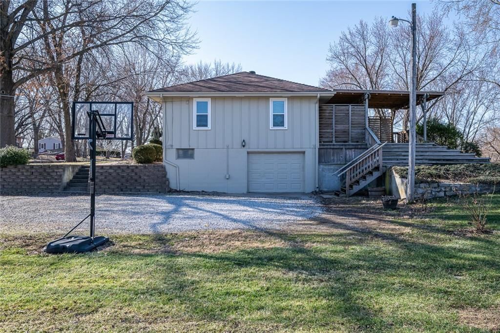 1910 N Farview Drive — photo 3