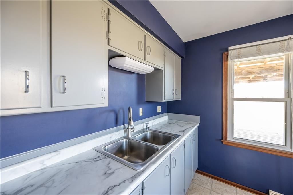 1910 N Farview Drive — photo 25