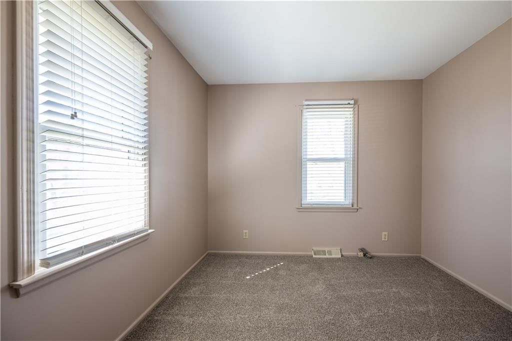 1910 N Farview Drive — photo 29