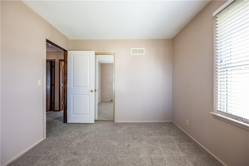 1910 N Farview Drive — photo 30