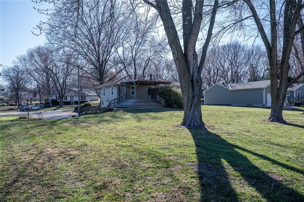 1910 N Farview Drive — photo 4