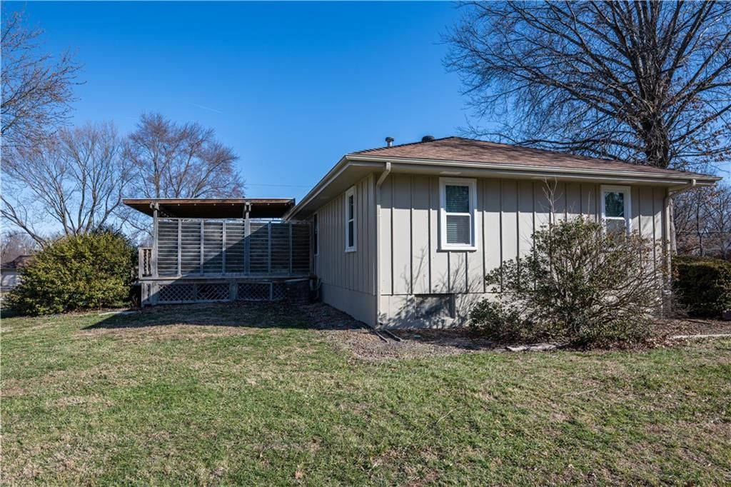 1910 N Farview Drive — photo 10