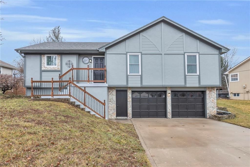 907 Jonathan Court, Belton, MO