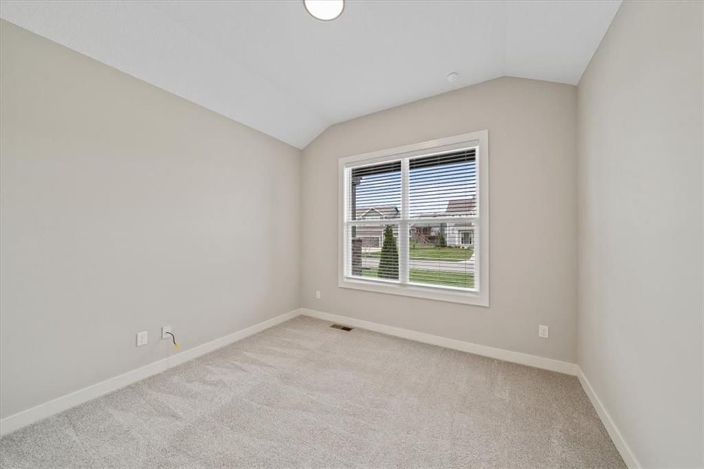 18925 Ocheltree Street — photo 11