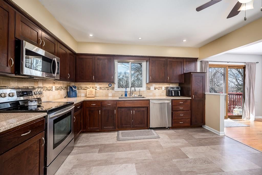 3005 Yellowstone Drive — photo 4