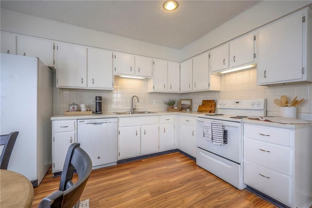 8109 Monrovia Street — photo 8