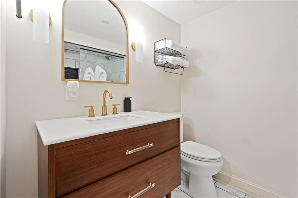 844 W 71st Terrace — photo 31