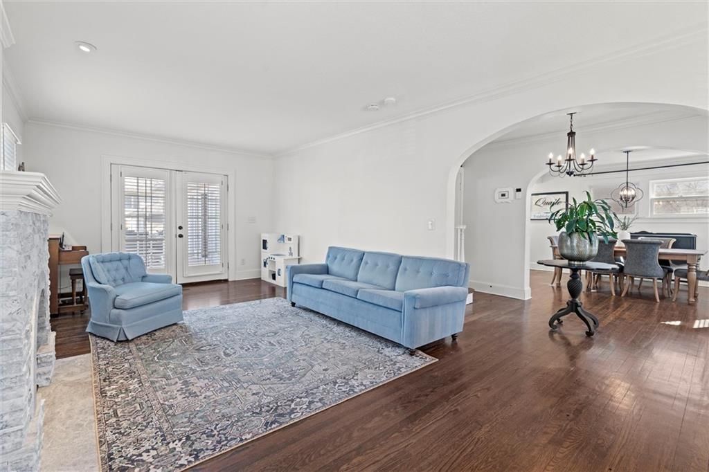 844 W 71st Terrace — photo 5
