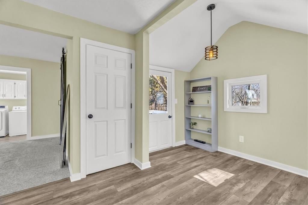 3407 S Sterling Avenue S — photo 14