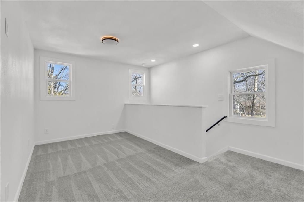 3407 S Sterling Avenue S — photo 17