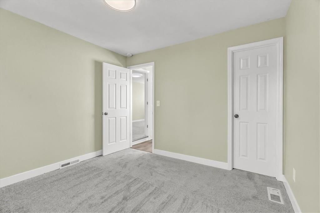 3407 S Sterling Avenue S — photo 20