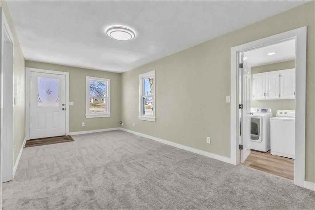 3407 S Sterling Avenue S — photo 7