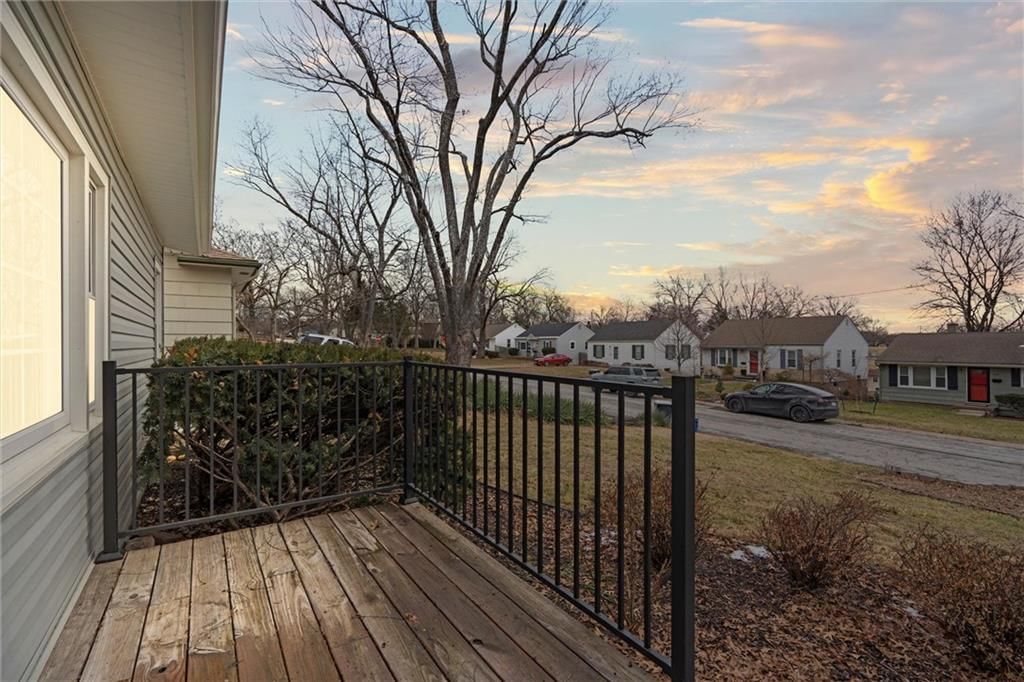 8316 Locust Street — photo 35