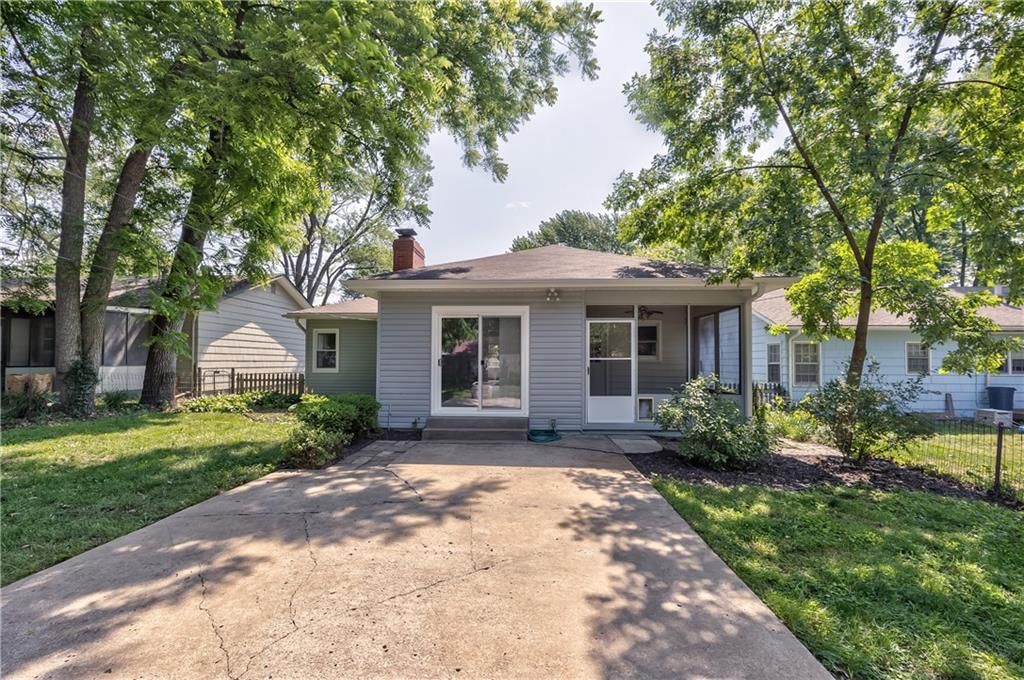 8316 Locust Street — photo 36