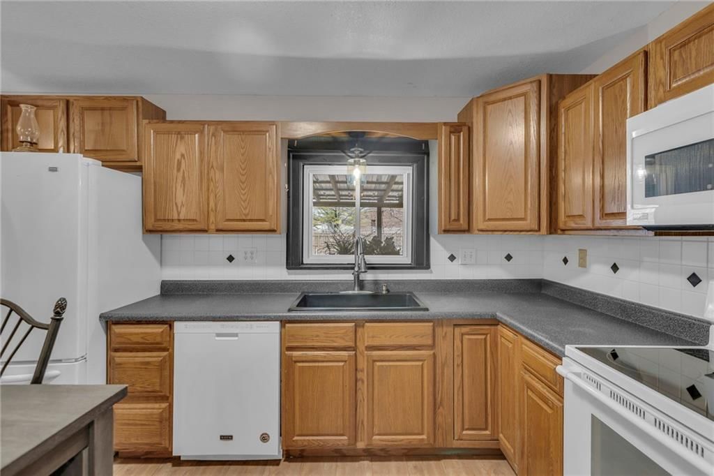 210 Lincoln Street — photo 15