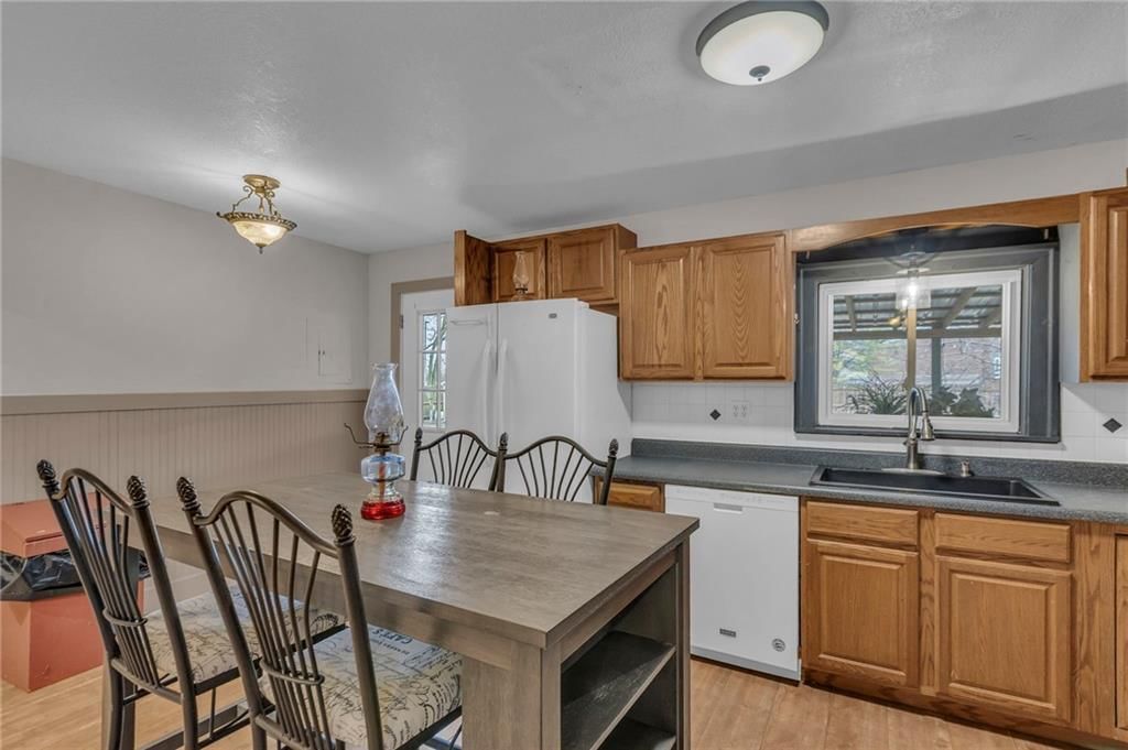 210 Lincoln Street — photo 16