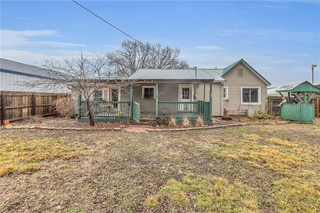 210 Lincoln Street — photo 33