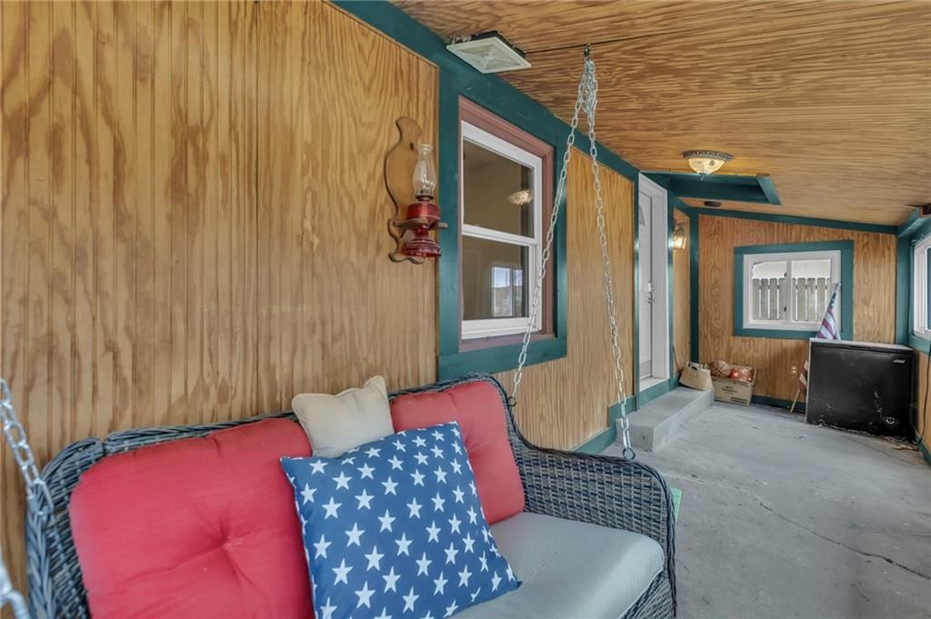 210 Lincoln Street — photo 6