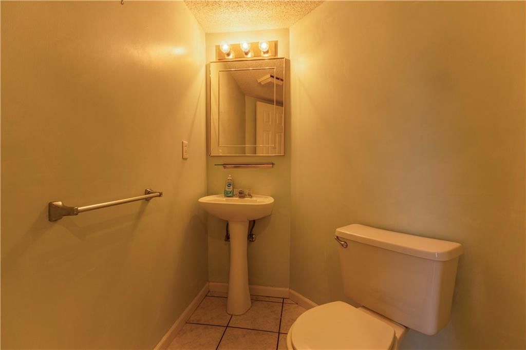 3716 Hartford Avenue — photo 10