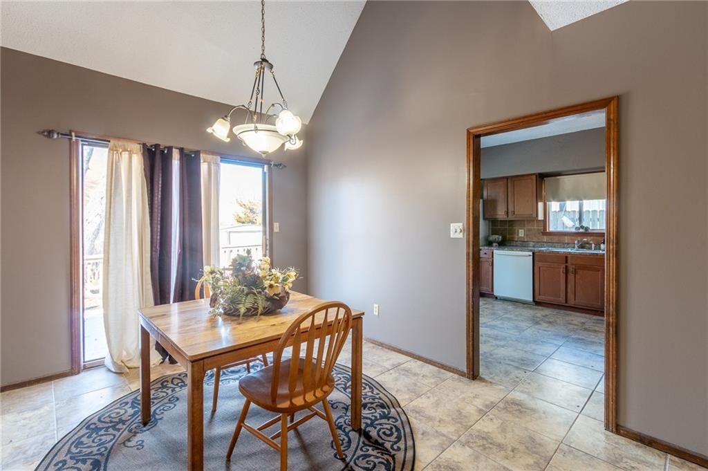 3216 Creekwood Drive — photo 4