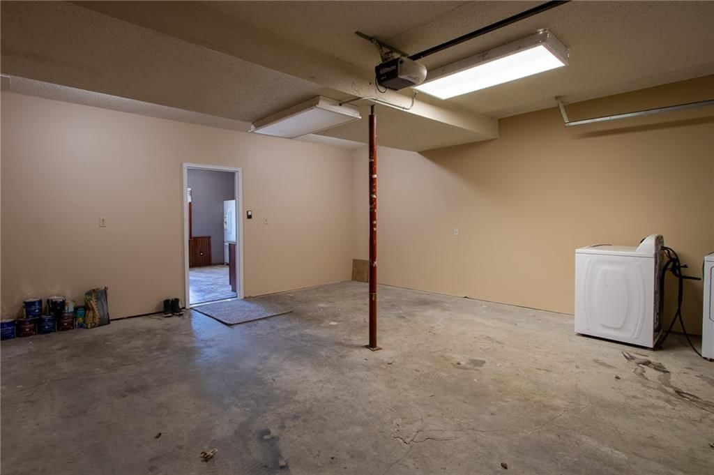 3216 Creekwood Drive — photo 40