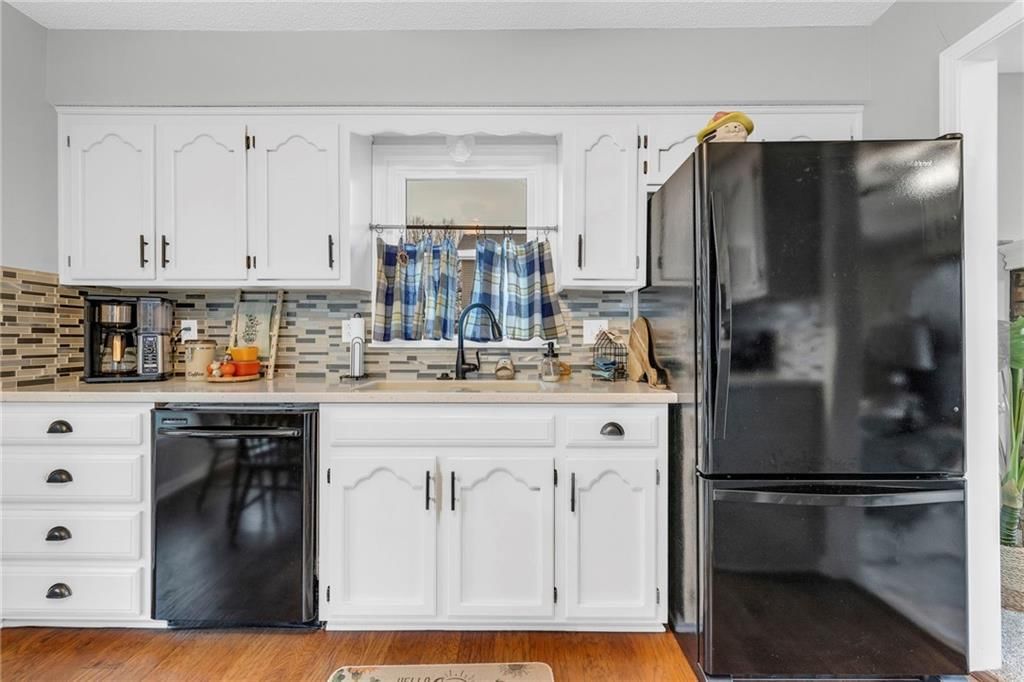 15503 Lawrence Avenue — photo 12