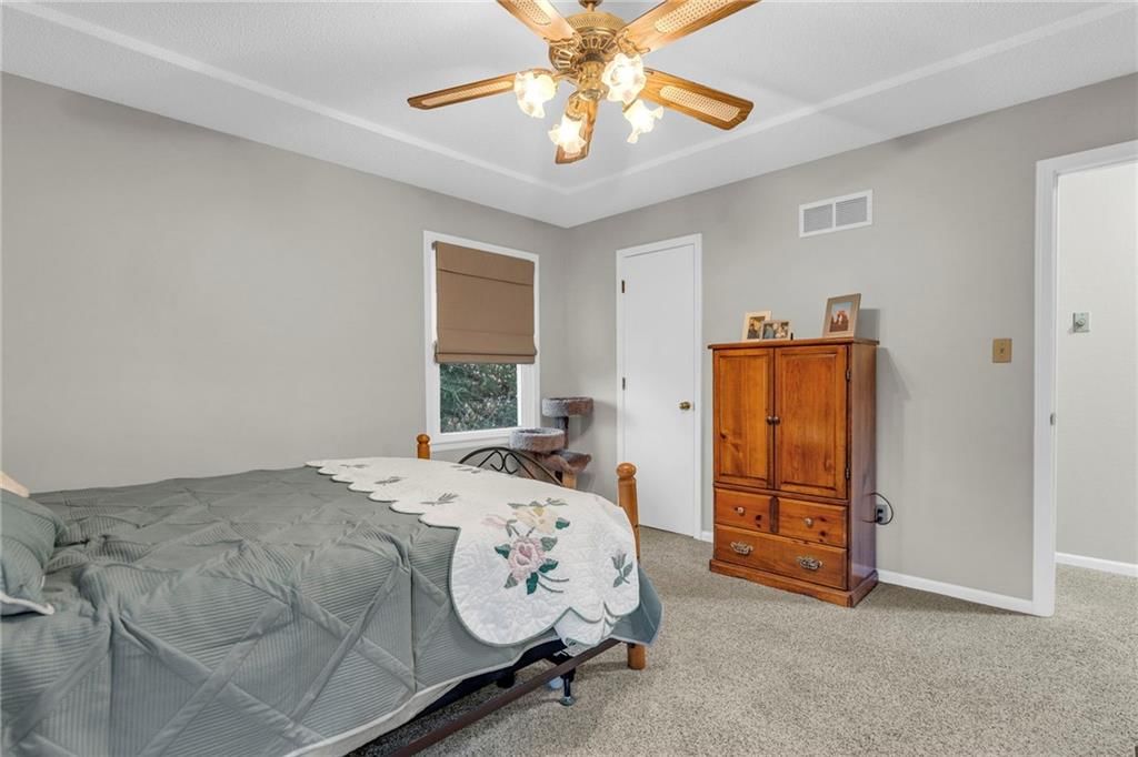 15503 Lawrence Avenue — photo 16