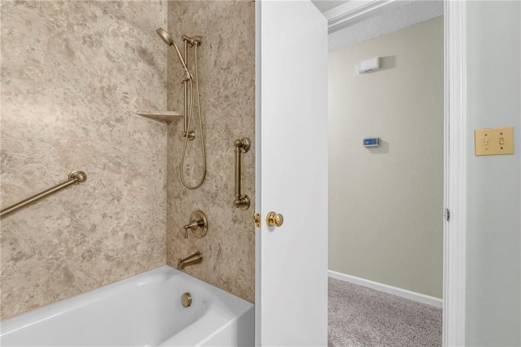 15503 Lawrence Avenue — photo 21