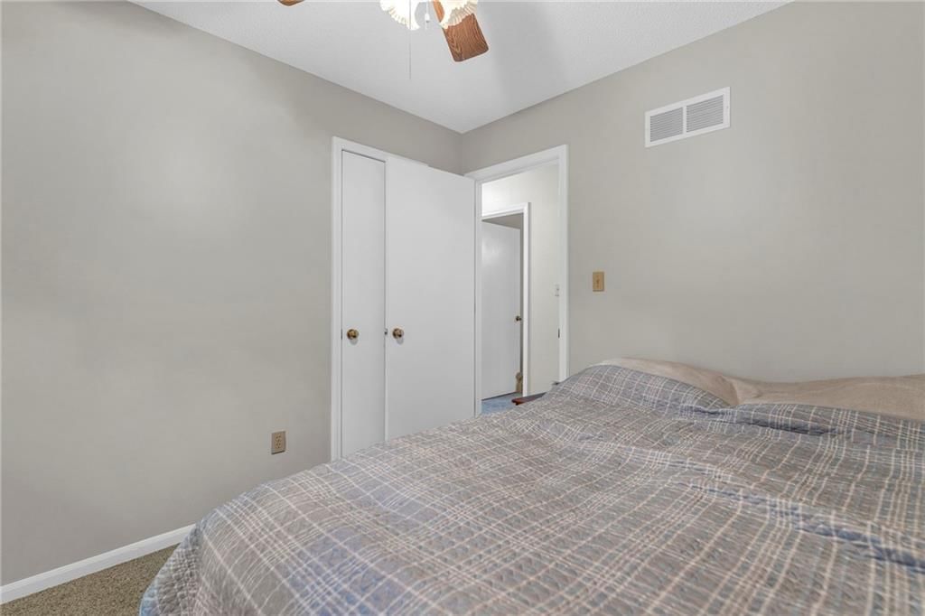 15503 Lawrence Avenue — photo 23