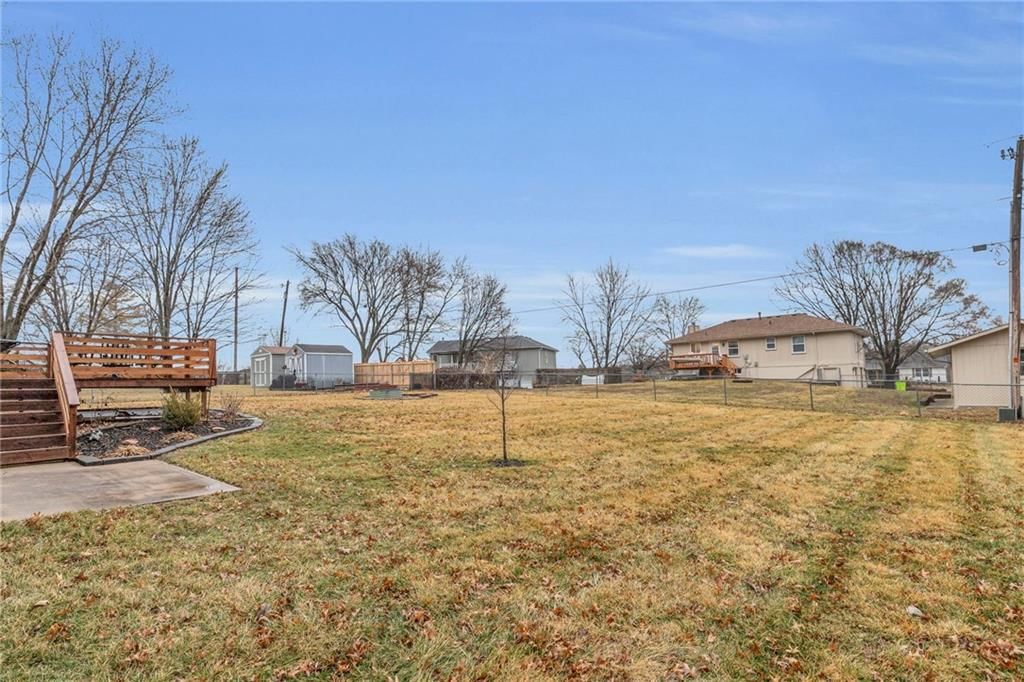 15503 Lawrence Avenue — photo 24